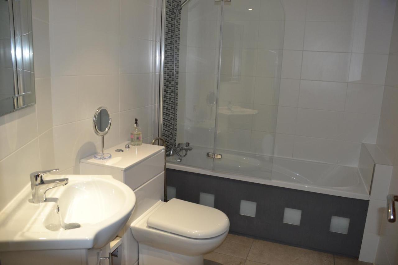 Willow Tree 1 Bed Apartment - Stayseekers ซอลส์บรี ภายนอก รูปภาพ